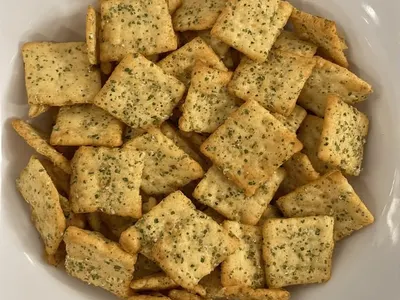 Savoury crackers